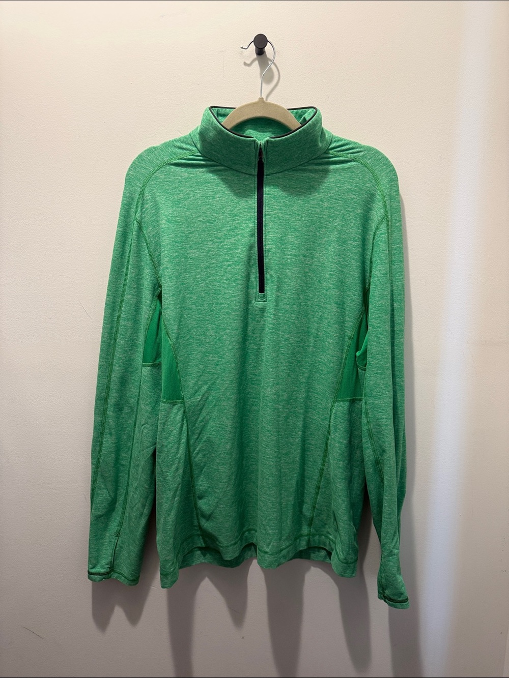 Lululemon men’s long sleeve in green